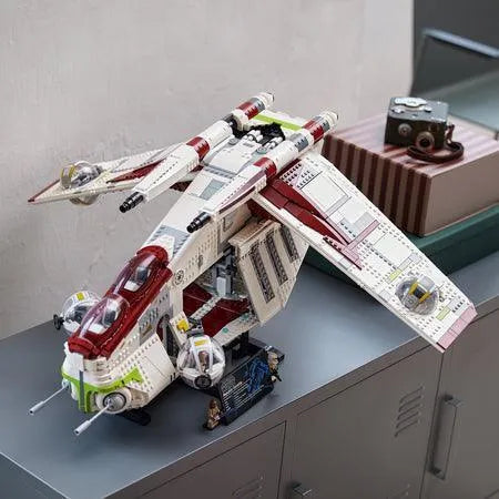 Galactic Republic Gunship - 75309