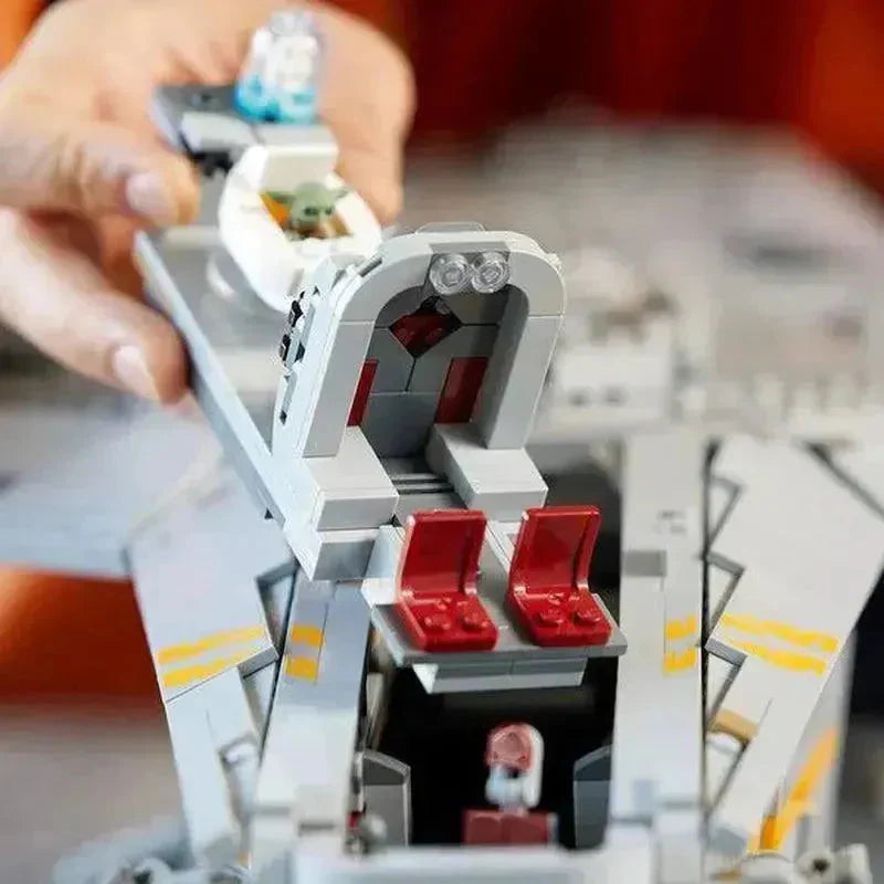 Bounty Hunter's Razor Crest Ship - 75331