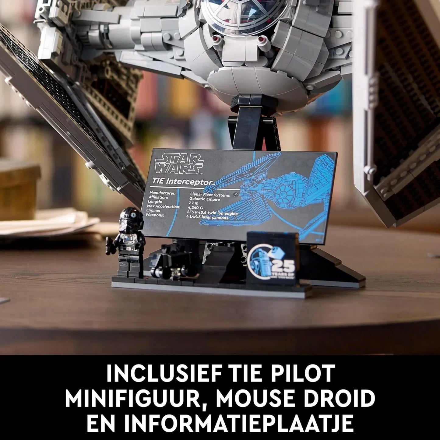 Ultimate Collector Fighter Spaceship - 75382
