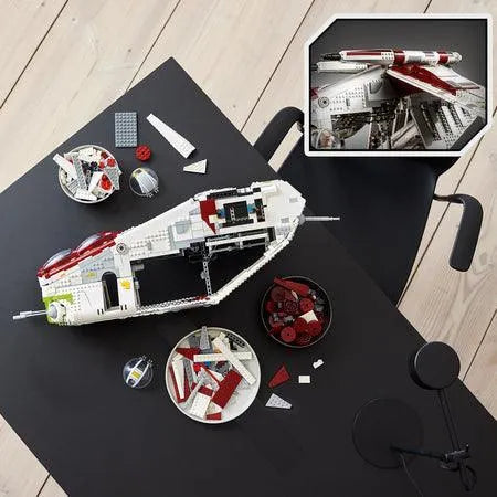 Galactic Republic Gunship - 75309