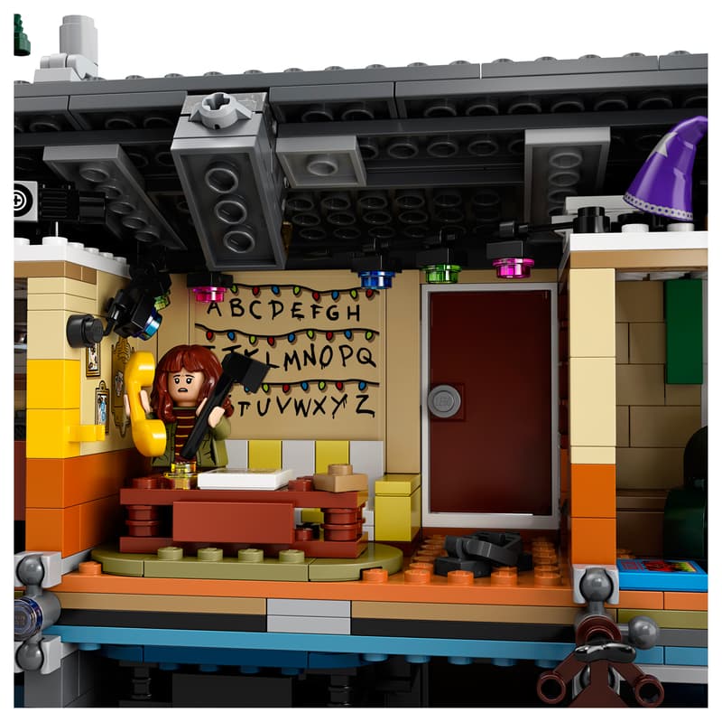 Upside Down Mystery House - 75810