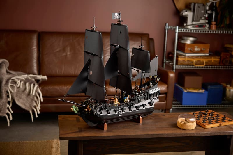 Legendary Pirate Galleon - 10365