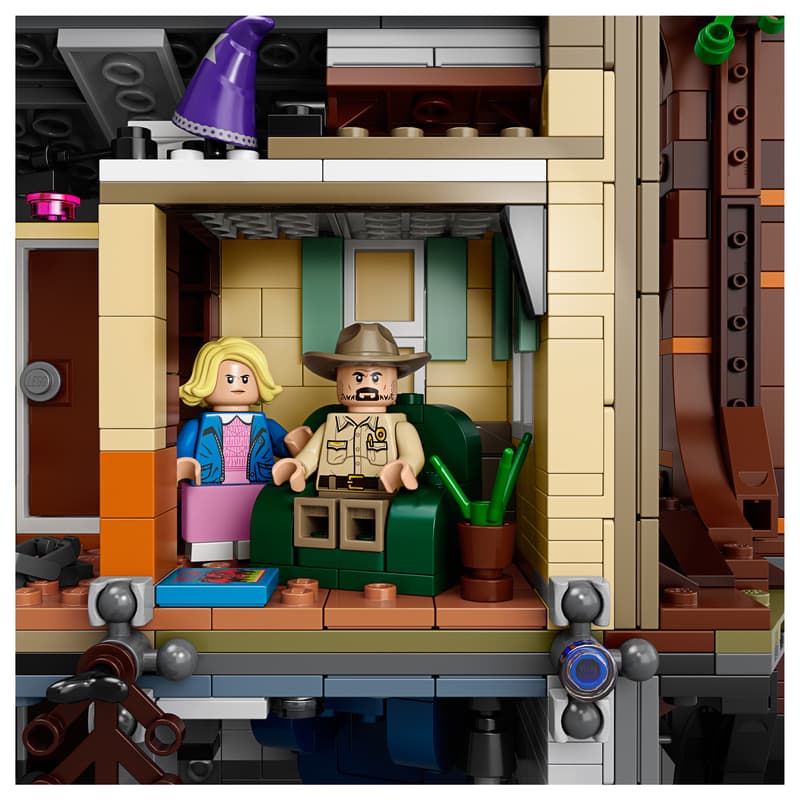 Upside Down Mystery House - 75810